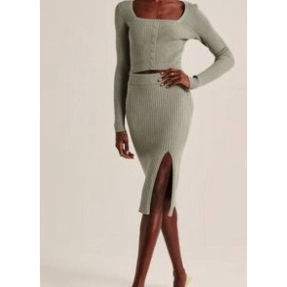 NWT Abercrombie & Fitch Ribbed Sweater Side Slit MIDI Skirt Medium